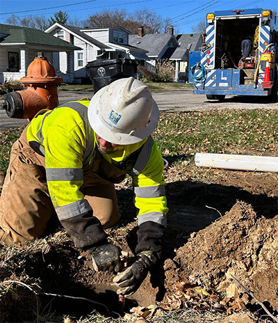 Water employees working in the cold