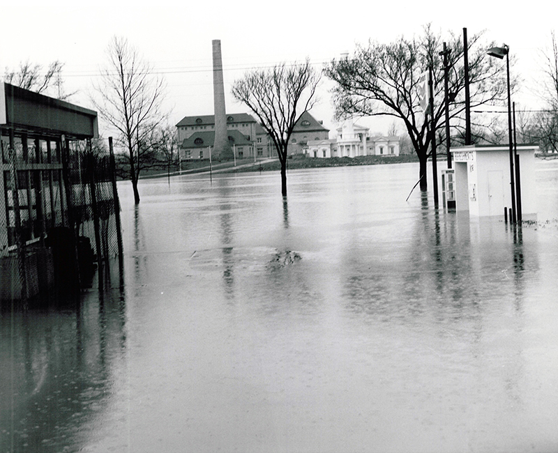 1964 - floodwaters covered River Road