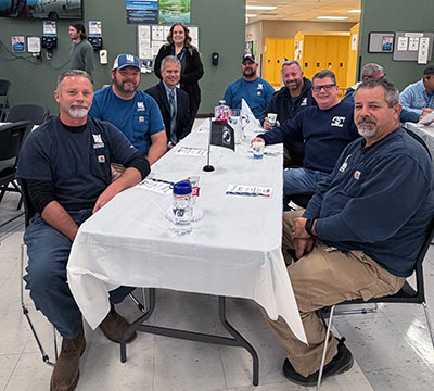 LW veterans table at breakfast