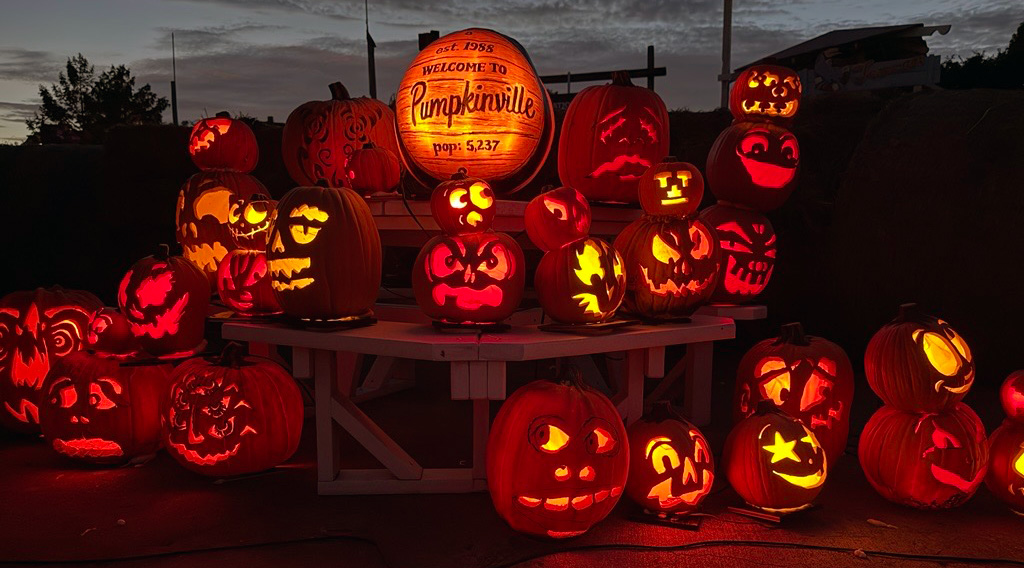 Pumpkinville display